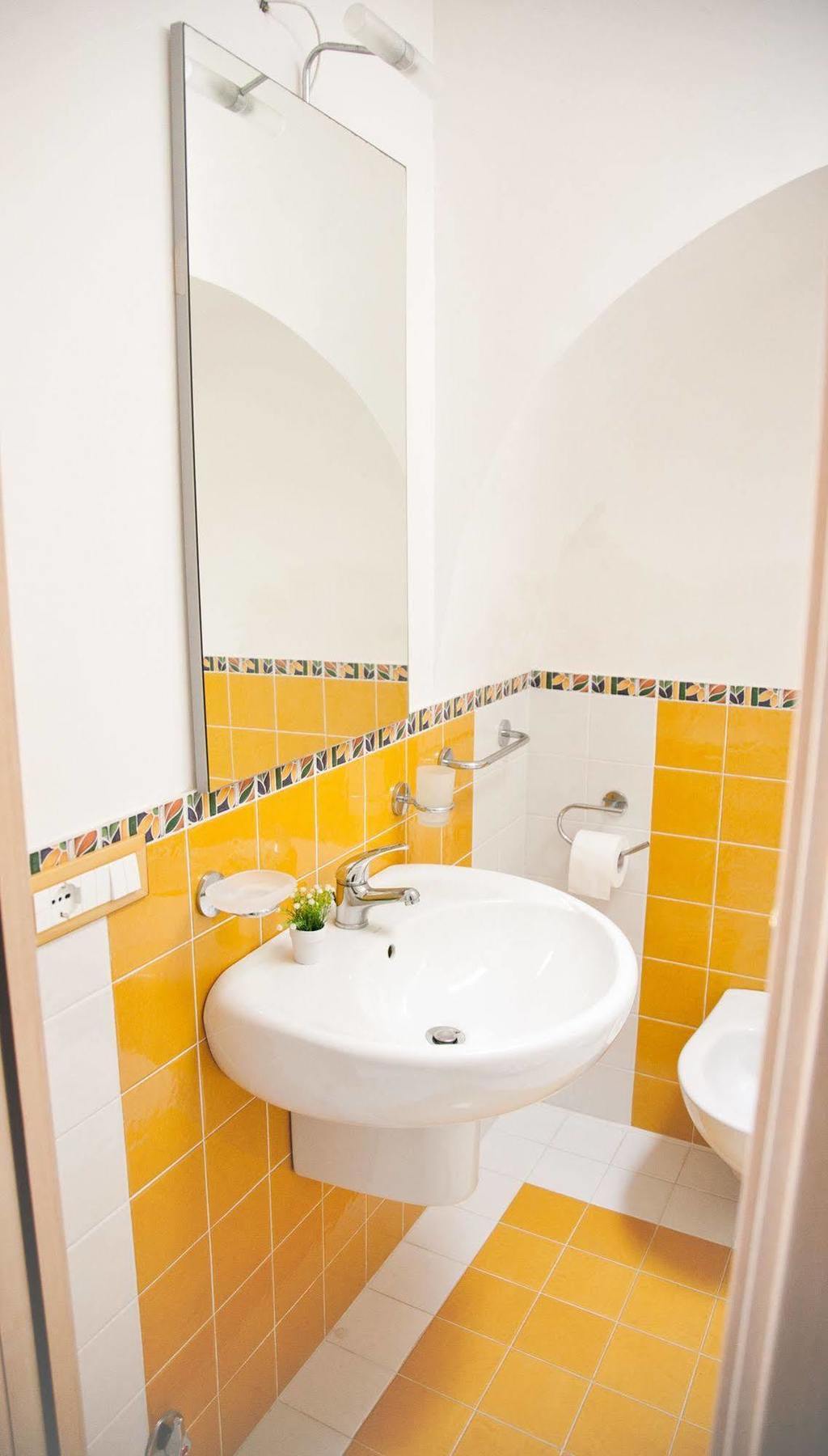 Grottammare Apartment โปลีญาโนอามาเร ภายนอก รูปภาพ